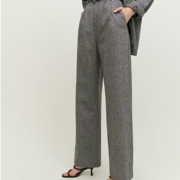 ISO Reformation Montauk Pants size 4 or 6 - Picture 2 of 2